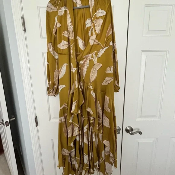 Banana Republic Leaf Print Wrap Dress - Picture 4 of 8